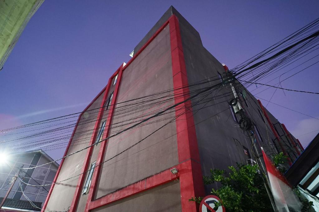 Urbanview De Grand Garuda Hotel 2*